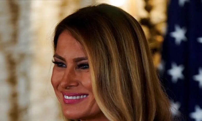 Η-βασίλισσα-Ράνια-της-Ιορδανίας-στο-πλευρό-της-Μελάνια-Τραμπ-στο-νέο-ντοκιμαντέρ-«melania»-της-amazon