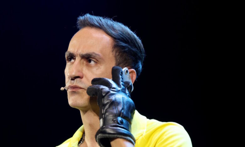 Τόλης-Παπαδημητρίου:-Ένας-άνθρωπος-πήγε-να-μπει-σε-έναν-οίκο-ανοχής-και-κατά-λάθος-ήρθε-στο-θέατρο