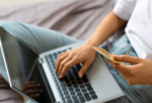 Ηλεκτρονικές-πληρωμές:-Πώς-άλλαξαν-την-ελληνική-οικονομία-την-τελευταία-δεκαετία