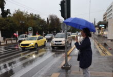 Καιρός-αύριο:-Τοπικές-βροχές-και-καταιγίδες-σε-Αττική-και-σε-νησιά-–-Δεν-ξεπερνά-τους-18-βαθμούς-η-θερμοκρασία