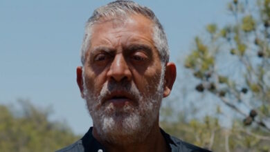 Γη-της-ελιάς-–-επόμενο-επεισόδιο:-Η-Ασπασία-υποχρεώνει-τον-Δημοσθένη-να-παραδεχτεί-τα-πάντα-για-τη-δολοφονία-του-Κίμωνα-και-τον-σκοτώνει