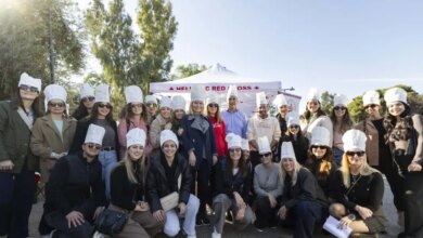 Η-coca-cola-και-ο-Ελληνικός-Ερυθρός-Σταυρός-μαζί-αυτά-τα-Χριστούγεννα:-Μια-μεγάλη-αγκαλιά-για-τους-συνανθρώπους-μας-που-έχουν-ανάγκη