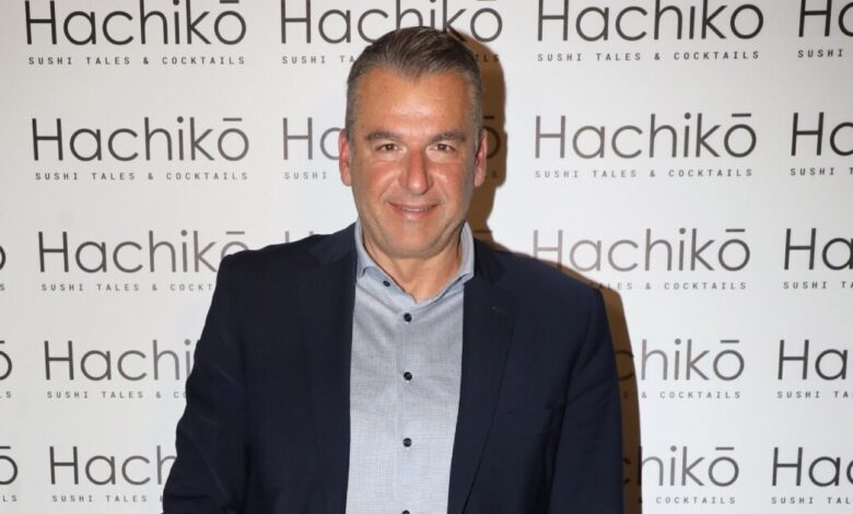 Η-σπάνια-τηλεοπτική-συνάντηση-Γρηγόρη-Αρναούτογλου-και-Γιώργου-Λιάγκα-on-air