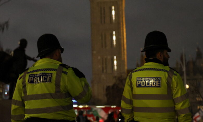 Βρετανία:-Άνδρας-κατηγορείται-ότι-νάρκωνε-και-βίαζε-επί-χρόνια-τη-σύζυγό-του-μαζί-με-πέντε-συνεργούς