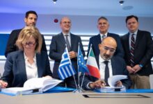 Υπεγράφη-η-σύμβαση-για-23-νέα-τρένα-–-«Γυρίζουμε-μια-νέα-σελίδα-για-τον-ελληνικό-σιδηρόδρομο»