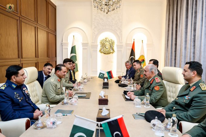 Σημαντική-στρατιωτική-συμφωνία-του-Λίβυου-στρατάρχη-Χάφταρ-με-το-Πακιστάν