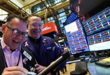 wall-street:-Με-κέρδη-έκλεισαν-οι-μετοχές-στην-αρχή-της-εορταστικής-εβδομάδας-–-Ο-s&p-500-καταγράφει-τρίτη-συνεχόμενη-ημέρα-κερδών