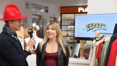 Γιορτινό-styling-από-τον-Λάκη-Γαβαλά-στο-madwalk-gifting-lounge-by-ΣΚΡΑΤΣ-–-Ο-γνωστός-σχεδιαστής-μόδας-αποκαλύπτει-τι-θα-φορεθεί-πιο-πολύ-φέτος