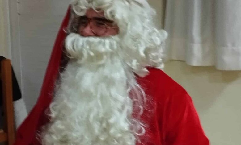 Χαμόγελα-και-δώρα-στη-χριστουγεννιάτικη-γιορτή-της-«Ελπίδας»