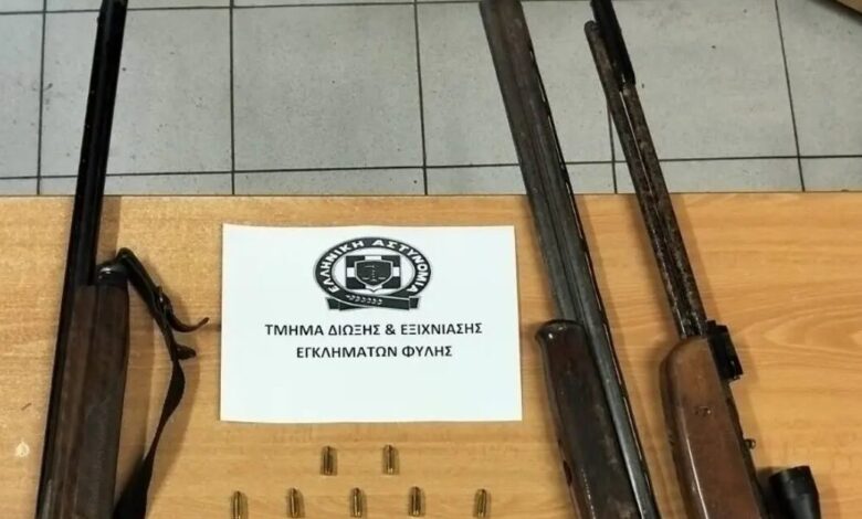 Άνω-Λιόσια:-Έκρυβαν-4-όπλα-στο-σπίτι-τους-–-Το-ένα-ήταν-κλεμμένο-εδώ-και-20-χρόνια