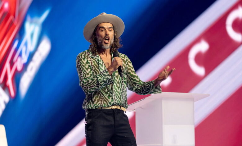 Βρετανία:-Ο-ηθοποιός,-Ράσελ-Μπραντ,-διώκεται-για-ακόμη-μία-φορά-για-βιασμούς-και-σεξουαλικές-επιθέσεις-σε-βάρος-2-γυναικών