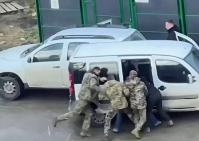 Μέσα-από-αγωγό-φυσικού-αερίου-βγαίναν-από-την-Ουκρανία-για-να-αποφύγουν-την-επιστράτευση