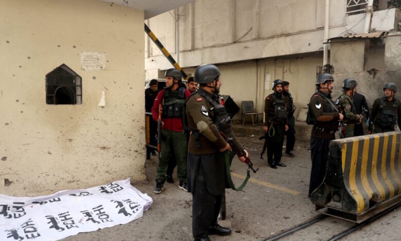 Πακιστάν:-Πέντε-αστυνομικοί-νεκροί-σε-αιματηρή-επίθεση-–-Την-ευθύνη-ανέλαβαν-οι-Πακιστανοί-Ταλιμπάν