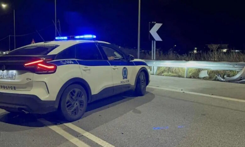 Πάτρα:-Χειροπέδες-σε-μάνα-και-γιο-–-Κατείχαν-1-κιλό-χασίς-και-μαχαίρια-τύπου-χούφτας-και-karambit