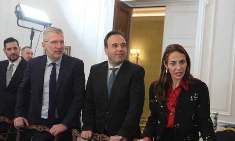 Ο-Δημήτρης-Παπαστεργίου-φέρνει-το-μέλλον-σε-ένα…-«ηλεκτρισμένο»-Υπουργικό-Συμβούλιο