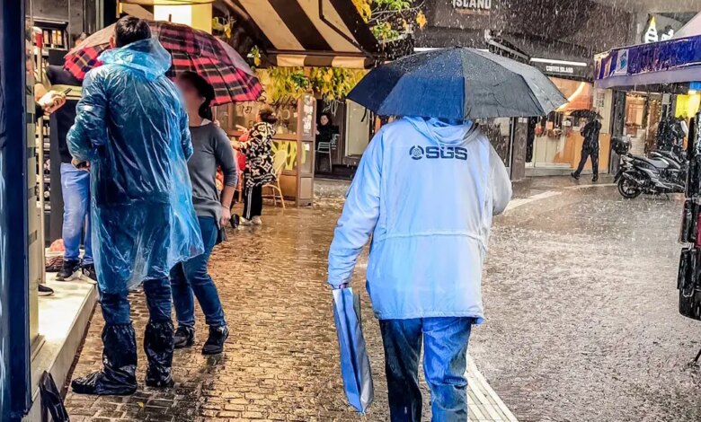 Καιρός:-Ισχυρή-καταιγίδα-πλήττει-την-Αττική