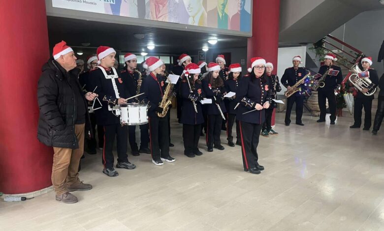 Γιορτινές-μελωδίες-και-ευχές-στο-Πνευματικό-Κέντρο-Τρικάλων