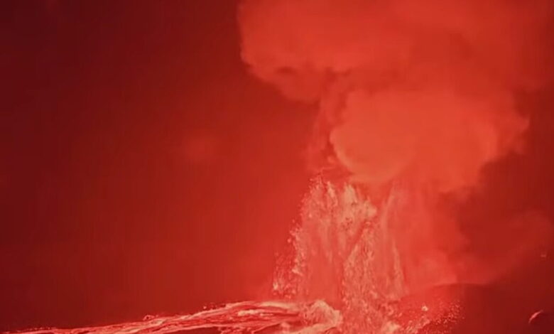 Χαβάη:-Εντυπωσιακά-πλάνα-από-το-ηφαίστειο-Κιλαουέα-που-εκτόξευσε-καυτή-λάβα-σε-ύψος-420-μέτρων