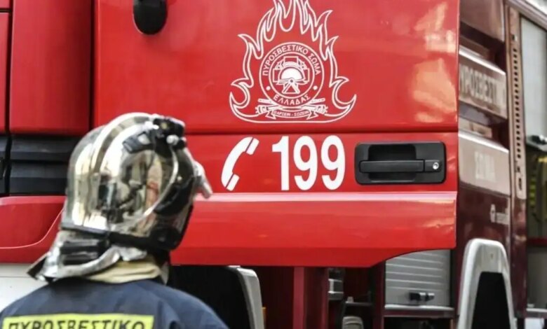 Διακοπή-κυκλοφορίας-στη-Λεωφόρο-Αλεξάνδρας-–-Αυτοκίνητο-τυλίχθηκε-στις-φλόγες