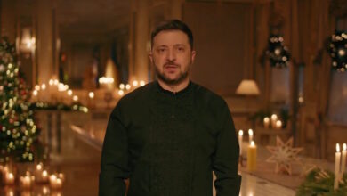 Ο-Ζελένσκι-εύχεται-για-τον-Πούτιν-«μακάρι-να-πεθάνει»-και-να-έρθει-ειρήνη-για-την-Ουκρανία-–-Το-αιχμηρό-χριστουγεννιάτικο-μήνυμά-του