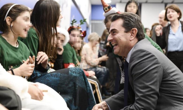 Οι-ευχές-του-Κώστα-Σκρέκα-για-τα-Χριστούγεννα