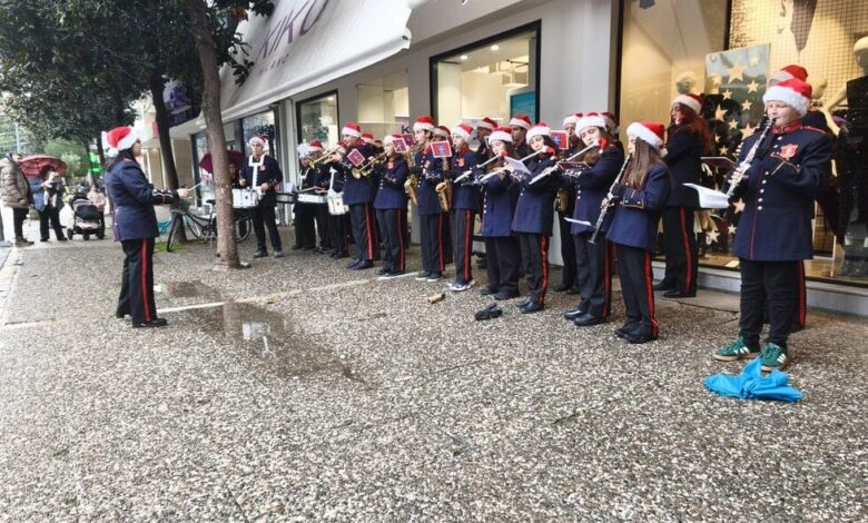 Η-Δημοτική-Φιλαρμονική-Τρικάλων-«πλημμύρισε»-με-μελωδίες-το-Δημαρχείο