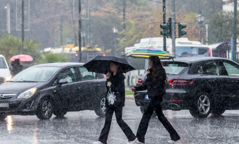 Κακοκαιρία:-Νέα-πλάνα-από-την-χθεσινή-νεροποντή-στην-Αθήνα-–-Δρόμοι-ποτάμια-και-βυθισμένα-αυτοκίνητα