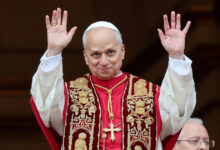 Ο-Πάπας-Λέων-στο-χριστουγεννιάτικο-μήνυμά-του:-«Αναθέτουμε-όλη-την-ευρωπαϊκή-ήπειρο-στον-Πρίγκιπα-της-Ειρήνης»-–-Η-αναφορά-του-στη-Γάζα-και-τους-πρόσφυγες