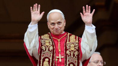 Ο-Πάπας-Λέων-στο-χριστουγεννιάτικο-μήνυμά-του:-«Αναθέτουμε-όλη-την-ευρωπαϊκή-ήπειρο-στον-Πρίγκιπα-της-Ειρήνης»-–-Η-αναφορά-του-στη-Γάζα-και-τους-πρόσφυγες