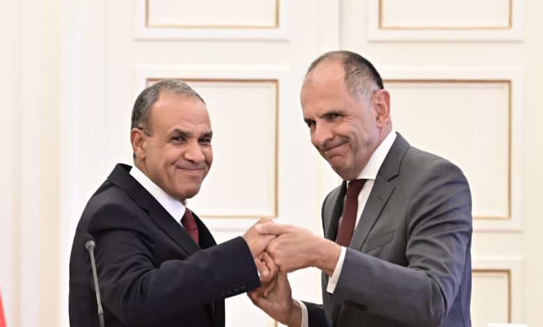 Τηλεφωνική-επικοινωνία-Γεραπετρίτη-με-τον-Αιγύπτιο-υπουργό-Εξωτερικών-για-τριμερή-Ελλάδας,-Κύπρου-και-Αιγύπτου