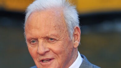 Άντονι-Χόπκινς:-«Στα-88-μου,-ο-επαναστάτης-που-κρύβω-μέσα-μου-με-κρατάει-σε-εγρήγορση»