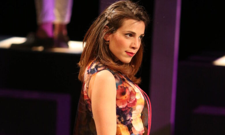 Δανάη-Επιθυμιάδη:-Για-χρόνια-έβαζα-φωτογραφίες-της-μητέρας-μου-κι-αυτός-ήταν-ο-μόνος-τρόπος-να-μην-πεθαίνω-από-τον-πόνο