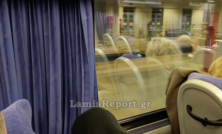 Χριστούγεννα-μέσα-στο-τρένο:-Αμαξοστοιχία-με-318-επιβάτες-χάλασε-έξω-από-το-Λιανοκλάδι