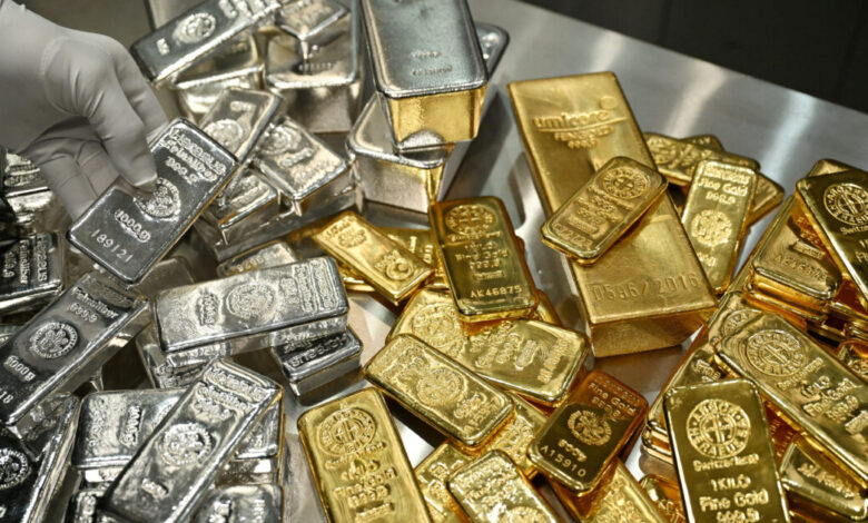 Σε-ιστορικά-υψηλά-το-ασήμι-και-ο-χρυσός-–-Ασθενέστερο-το-δολάριο