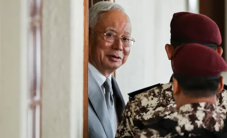 Μαλαισία:-Ένοχος-για-ξέπλυμα-χρήματος-και-κατάχρηση-εξουσίας-ο-πρώην-πρωθυπουργός-της-χώρας