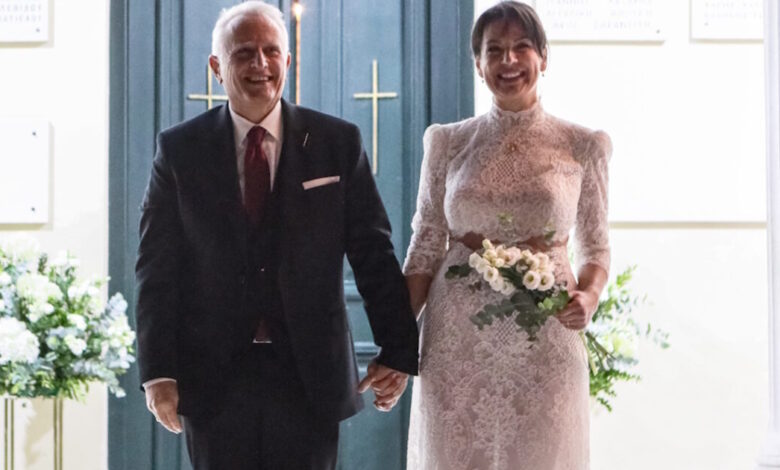 Γιάννης-Ραγκούσης-και-Μαρίνα-Κοντοτόλη-παντρεύτηκαν-–-Το-φωτογραφικό-άλμπουμ-από-το-μυστήριο