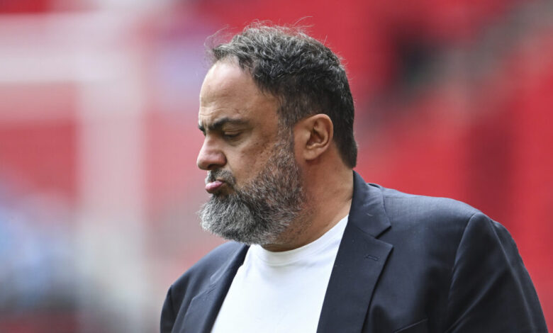 Ο-Βαγγέλης-Μαρινάκης-θα-τιμήσει-τη-μνήμη-του-Τζον-Ρόμπερτσον,-θρύλου-της-Νότιγχαμ-Φόρεστ