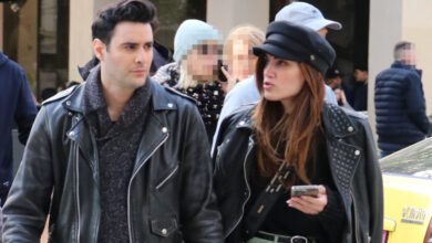 «Ζόρικα»-Χριστούγεννα-για-τη-Μαίρη-Συνατσάκη-και-τον-Ίαν-Στρατή:-Έμειναν-σπίτι-με-την-κόρη-τους-που-είχε-40-πυρετό