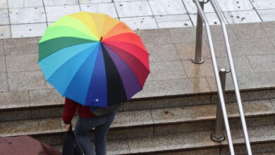 Καιρός-σήμερα:-Τοπικές-βροχές-σε-κάποιες-περιοχές-της-χώρας-–-Πτώση-της-θερμοκρασίας,-7-μποφόρ-στο-Αιγαίο