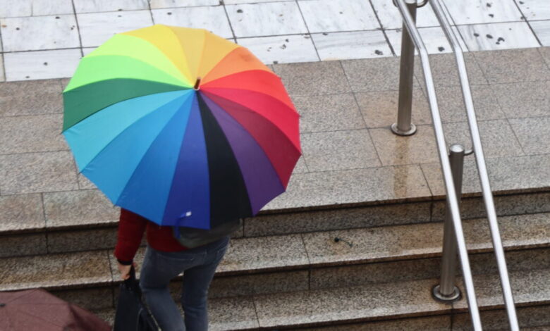 Καιρός-σήμερα:-Τοπικές-βροχές-σε-κάποιες-περιοχές-της-χώρας-–-Πτώση-της-θερμοκρασίας,-7-μποφόρ-στο-Αιγαίο