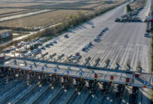 Οι-αγρότες-κλείνουν-στις-12-το-ρεύμα-προς-Αθήνα-στο-μπλόκο-των-Μαλγάρων-–-Κινητοποιήσεις-σε-Νίκαια-και-Χαλκίδα