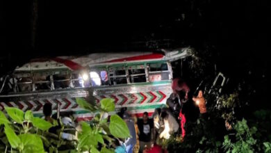 Γουατεμάλα:-Δεκάδες-νεκροί-και-τραυματίες-από-πτώση-λεωφορείου-σε-φαράγγι