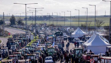 18-μπλόκα-αγροτών-ανοίγουν-τον-δρόμο-του-διαλόγου-και-ζητούν-συνάντηση-με-την-κυβέρνηση