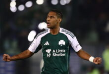 Παναθηναϊκός:-Ο-Τετέ-φωτογραφήθηκε-με-φανέλα-της-Γκρέμιο-που-γράφει-το-όνομά-του