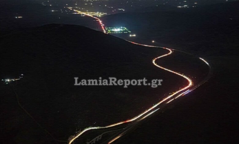 Νέος-Γολγοθάς-στα-μπλόκα-των-αγροτών:-Ουρές-χιλιομέτρων-και-στην-επιστροφή-για-τους-εκδρομείς-των-Χριστουγέννων