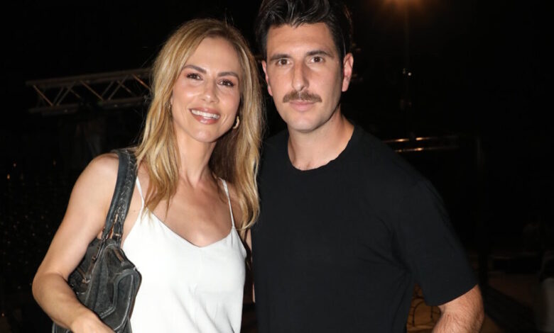 Γιώργος-Γεροντιδάκης-και-Ντορέττα-Παπαδημητρίου-ερωτευμένοι-στο-Παρίσι-–-Το-ρομαντικό-ταξίδι-του-ζευγαριού