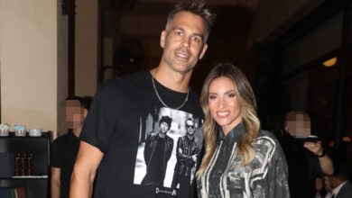 Αθηνά-Οικονομάκου-και-Μπρούνο-Τσερέλα-έγιναν-στολίδια-στο-χριστουγεννιάτικο-δέντρο-τους