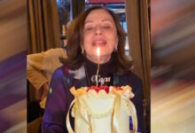 Η-Χάρις-Αλεξίου-έγινε-75-ετών-και-το-γιόρτασε-με-μία-εντυπωσιακή-τούρτα:-«Πάμε-γι’-άλλα-τώρα»