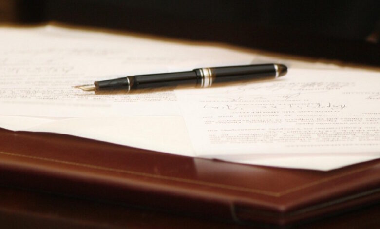 Πέθανε-ο-Μπαχράμ-Μπεϊζαί,-ένας-από-τους-σημαντικότερους-Ιρανούς-σκηνοθέτες-και-θεατρικούς-συγγραφείς