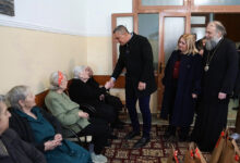 Στο-Γηροκομείο-Μεγάλων-Καλυβίων-ο-Δημήτρης-Κουρέτας